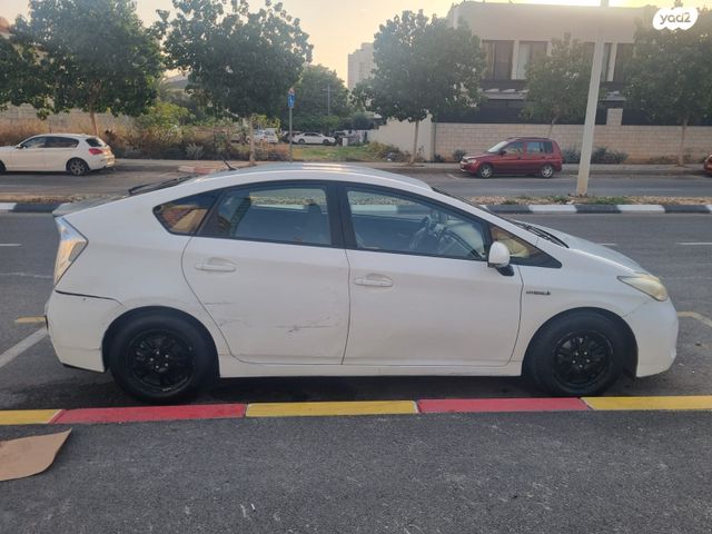 מודעת רכב טויוטה פריוס