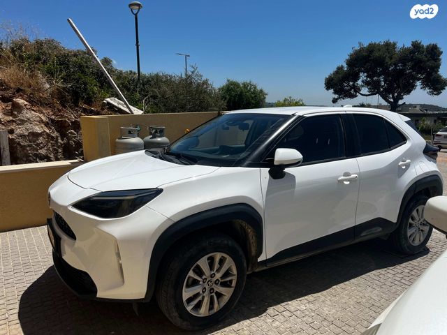 מודעת רכב טויוטה יאריס קרוס