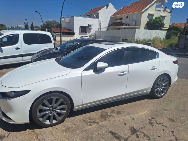 מודעת רכב מאזדה 3