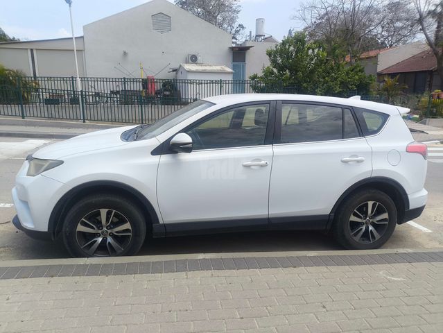 מודעת רכב טויוטה RAV4
