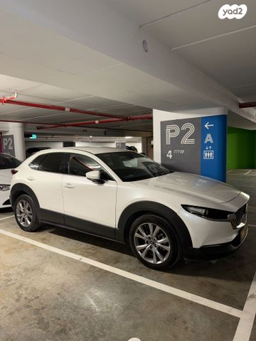 מודעת רכב מאזדה CX-30