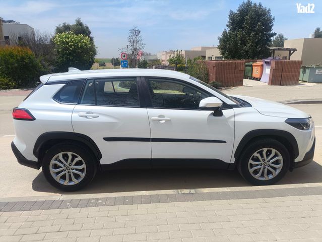 מודעת רכב טויוטה RAV4