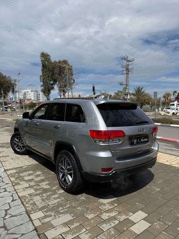 מודעת רכב ג'יפ גרנד צ'ירוקי 2