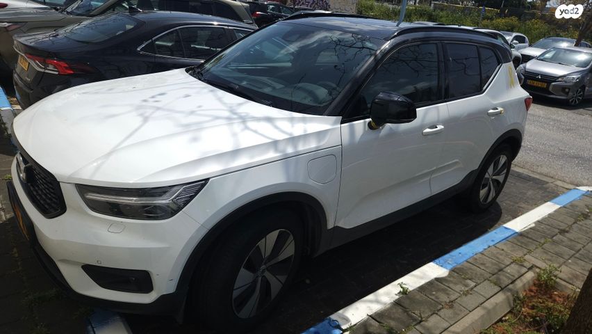 מודעת רכב וולוו XC40