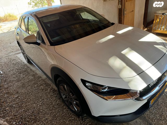 מודעת רכב מאזדה CX-30