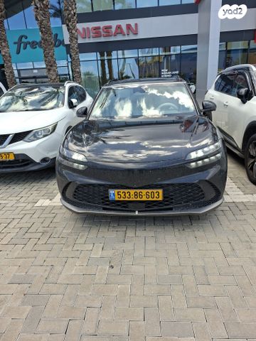 מודעת רכב ג'נסיס GV60