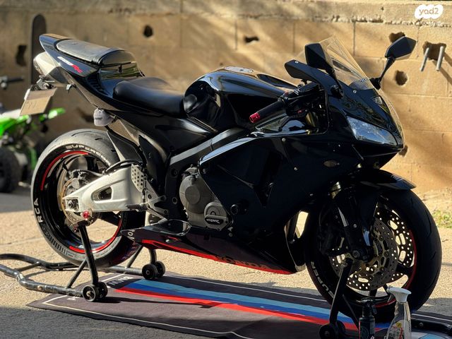 מודעת רכב הונדה CBR600RR