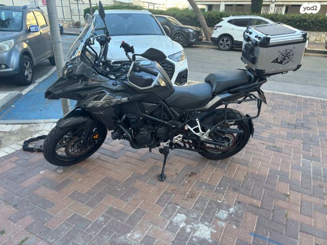 מודעת רכב בנלי TRK502X