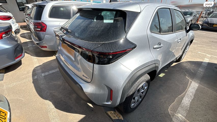 מודעת רכב טויוטה יאריס קרוס