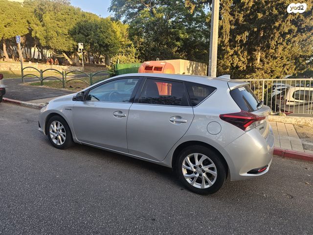 מודעת רכב טויוטה אוריס