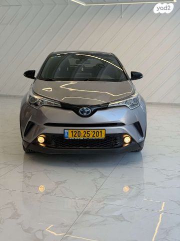 מודעת רכב טויוטה C-HR