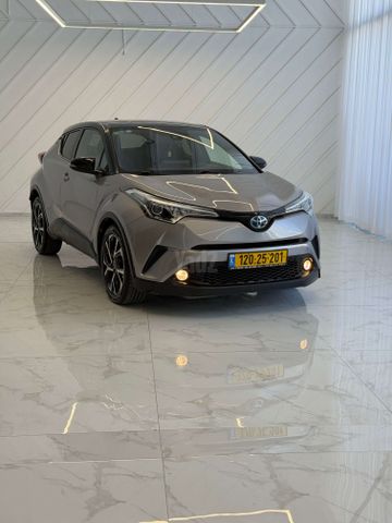 מודעת רכב טויוטה C-HR 2