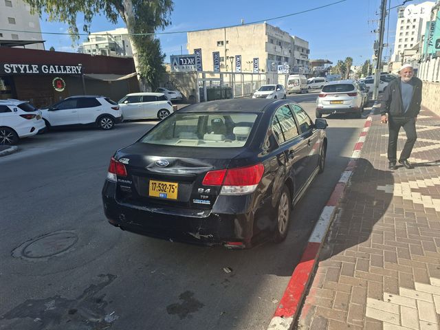 מודעת רכב סובארו B4/לגאסי