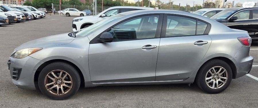 מודעת רכב מאזדה 3