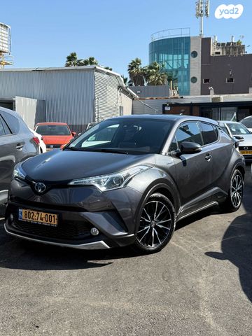 מודעת רכב טויוטה C-HR