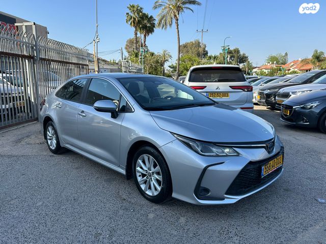 מודעת רכב טויוטה קורולה 1