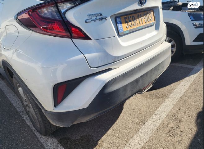 מודעת רכב טויוטה C-HR