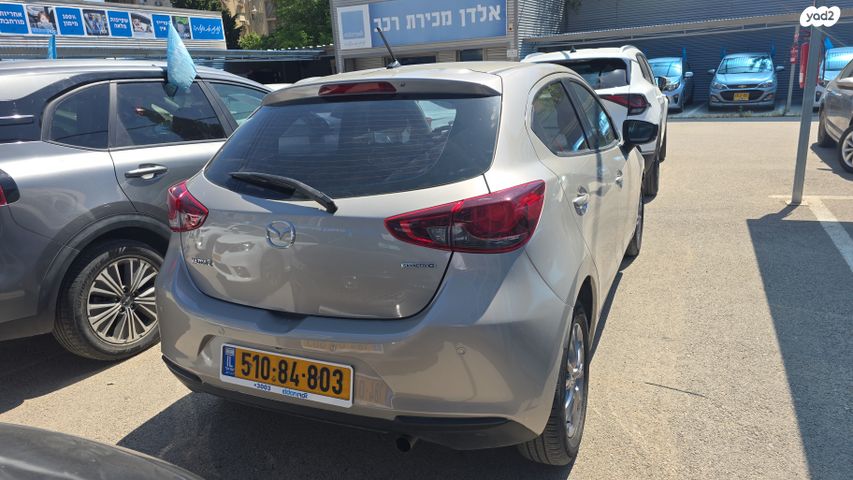מודעת רכב מאזדה 2