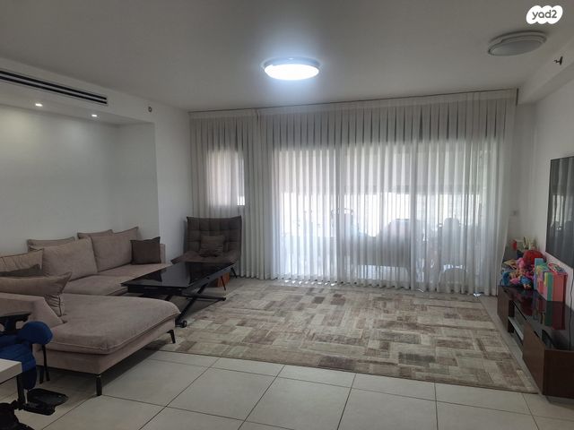 אהרון מזיא 3