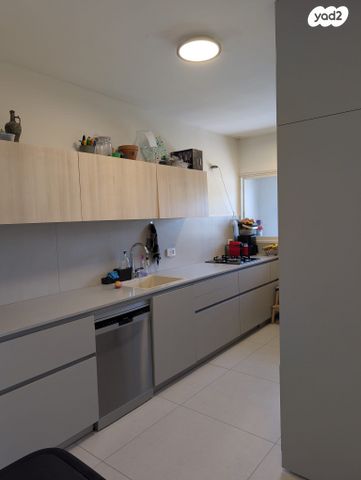 שדרות יצחק רבין 22