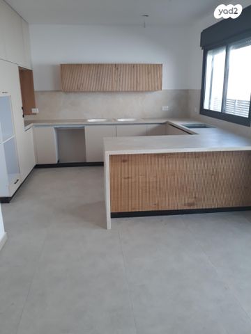 יהודה עמיחי 6