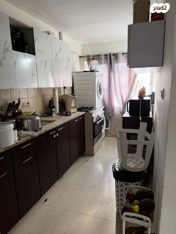 יוסף אהרונוביץ' 73