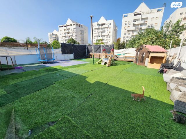 נחמיה 24
