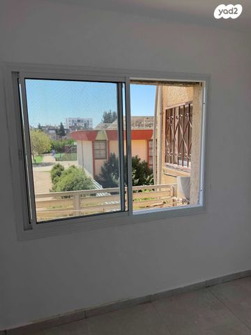 החצב 7