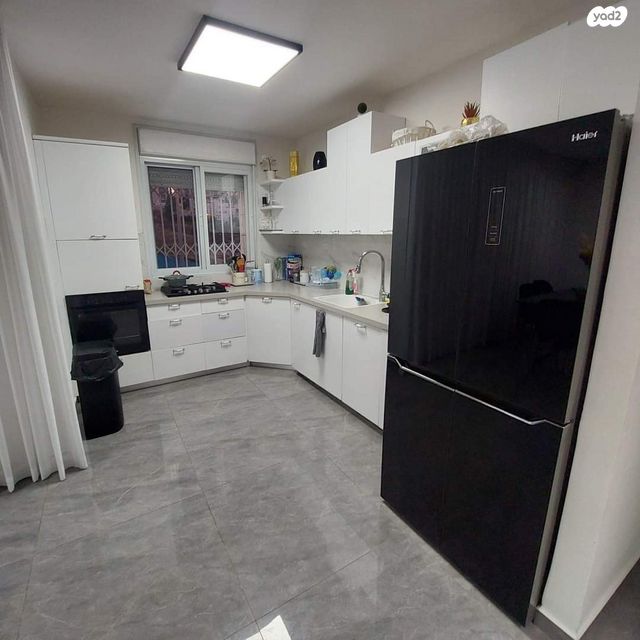 פרופ' יום טוב עסיס 