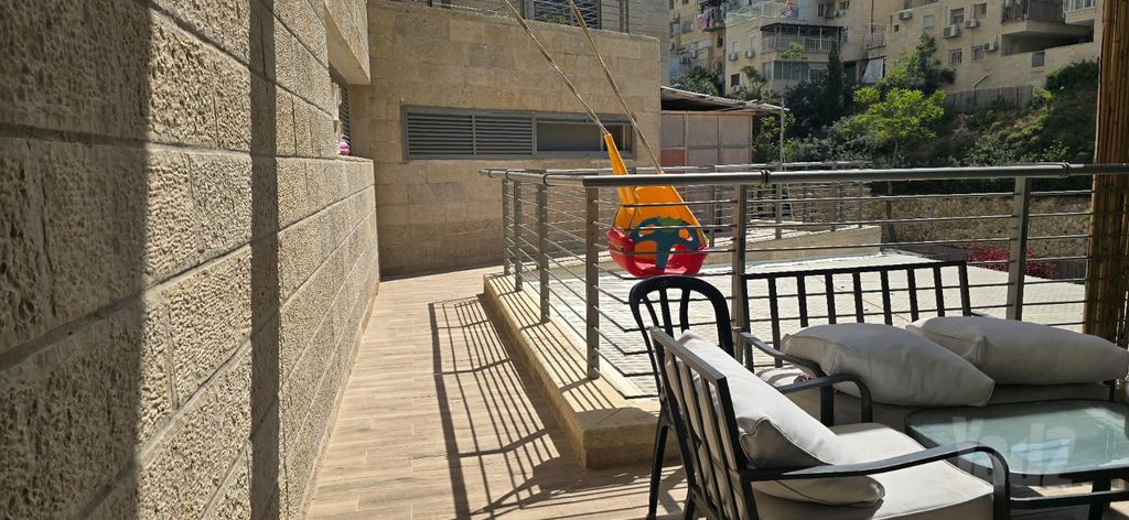 דירה למכירה בירושלים (תיווך) — 4