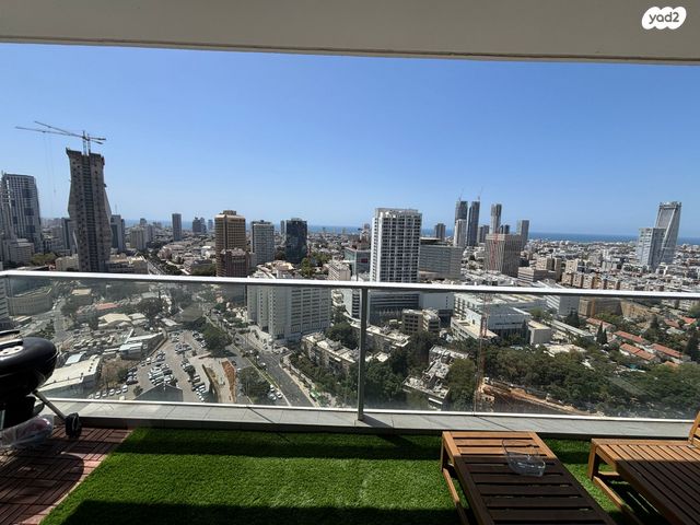 דרך מנחם בגין 144