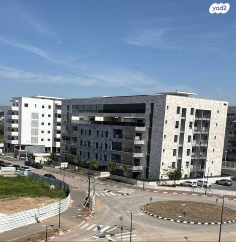 שמעון פרס/ האצטדיון