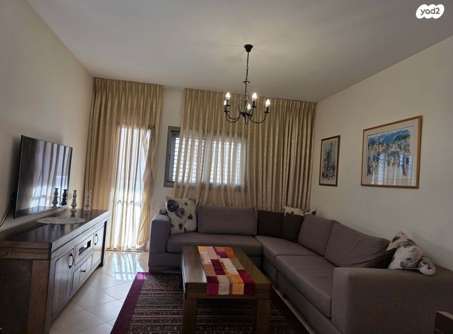 מודעת נכס, שדרות רוטשילד, רובע ט"ו, אשדוד