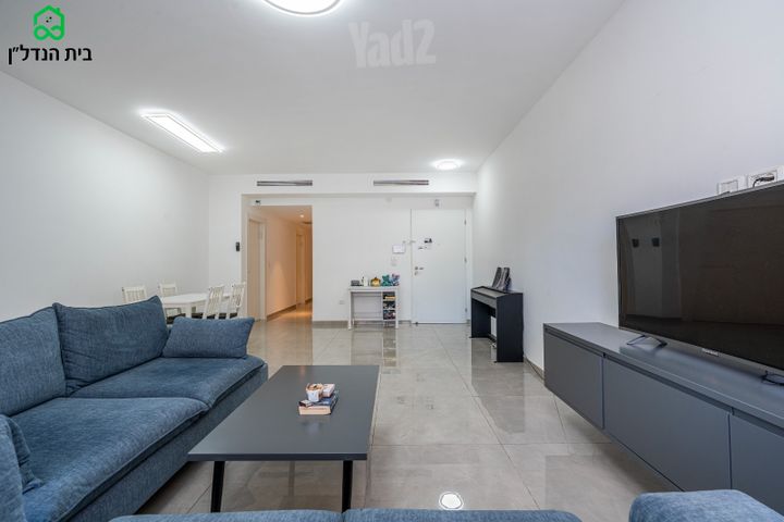 לבוצקין 12