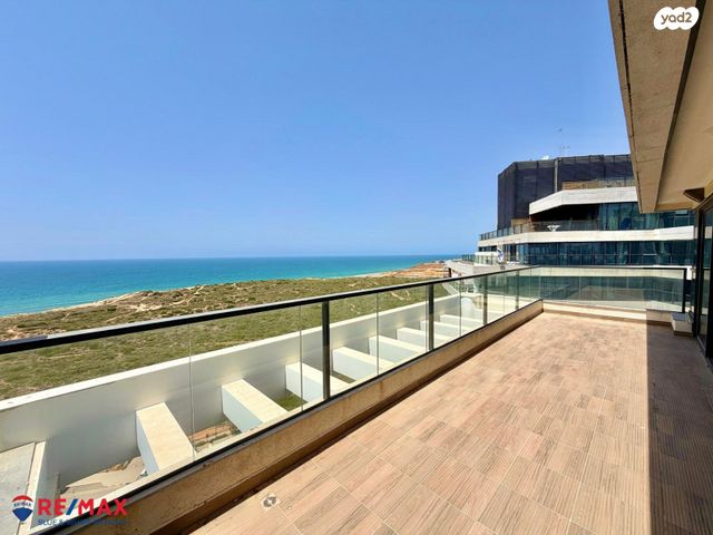 עוזי חיטמן 9