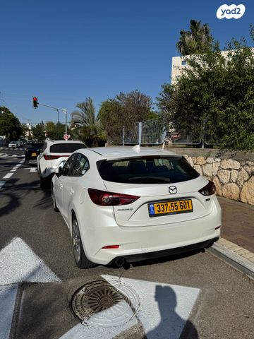 מודעת רכב מאזדה 3