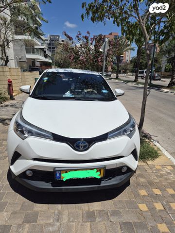 מודעת רכב טויוטה C-HR