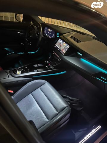 מודעת רכב אאודי E-tron GT