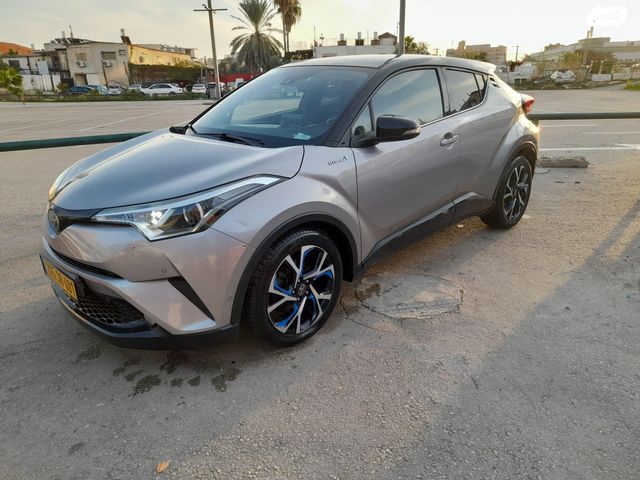 מודעת רכב טויוטה C-HR