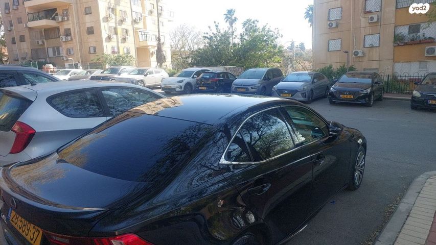 מודעת רכב לקסוס IS