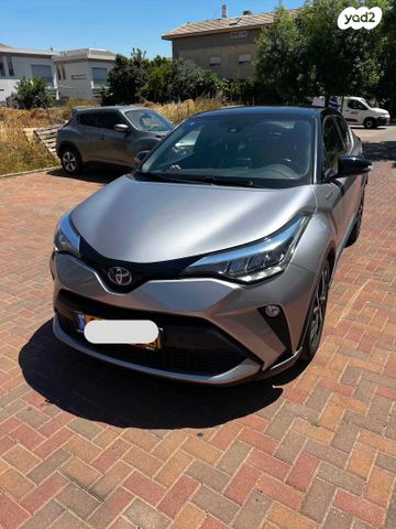 מודעת רכב טויוטה C-HR