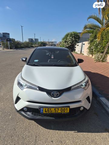 מודעת רכב טויוטה C-HR