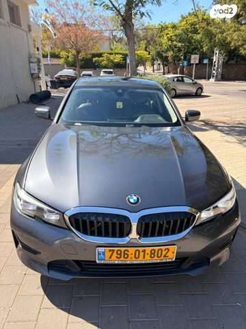 מודעת רכב ב מ וו סדרה 3