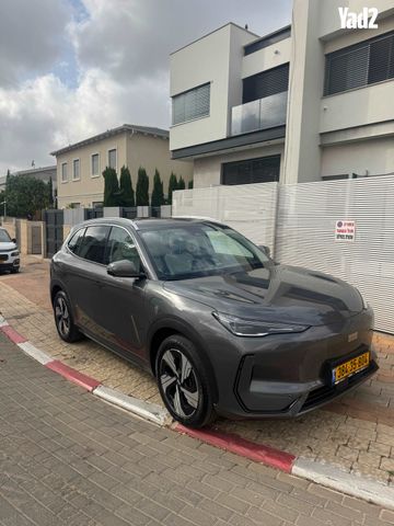 מודעת רכב ג׳ילי  גלקסי E5