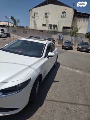 מודעת רכב מאזדה 3