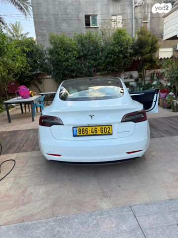 מודעת רכב טסלה מודל 3