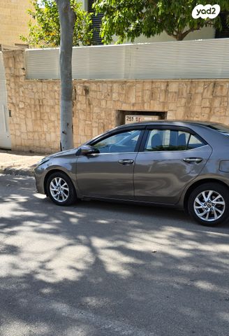 מודעת רכב טויוטה קורולה