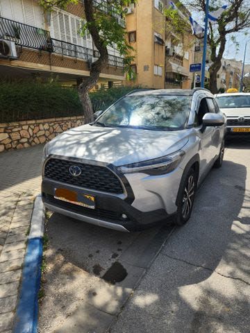 מודעת רכב טויוטה קורולה קרוס