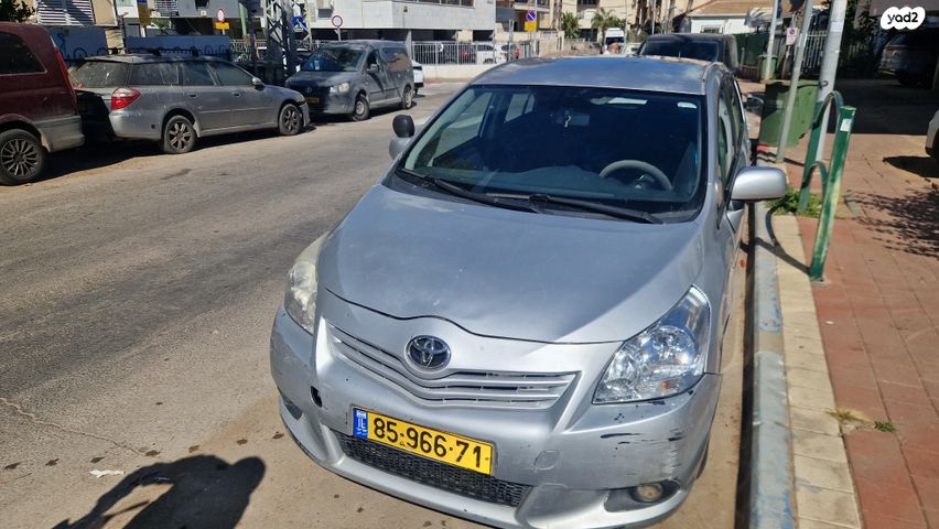 מודעת רכב טויוטה ורסו