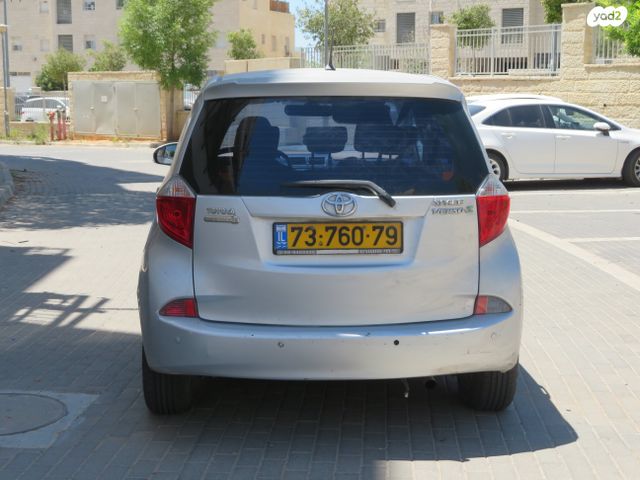 מודעת רכב טויוטה ורסו-S